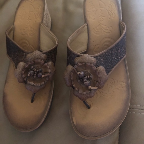 Women’s Clark’s wedge sandals - Picture 3 of 4